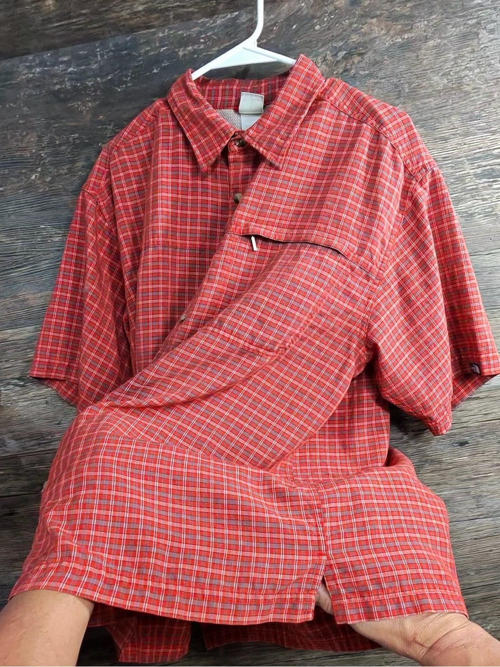 The North Face Men's Red Plaid Short-Sleeve Button-Down Shirt - Picture 5 of 9